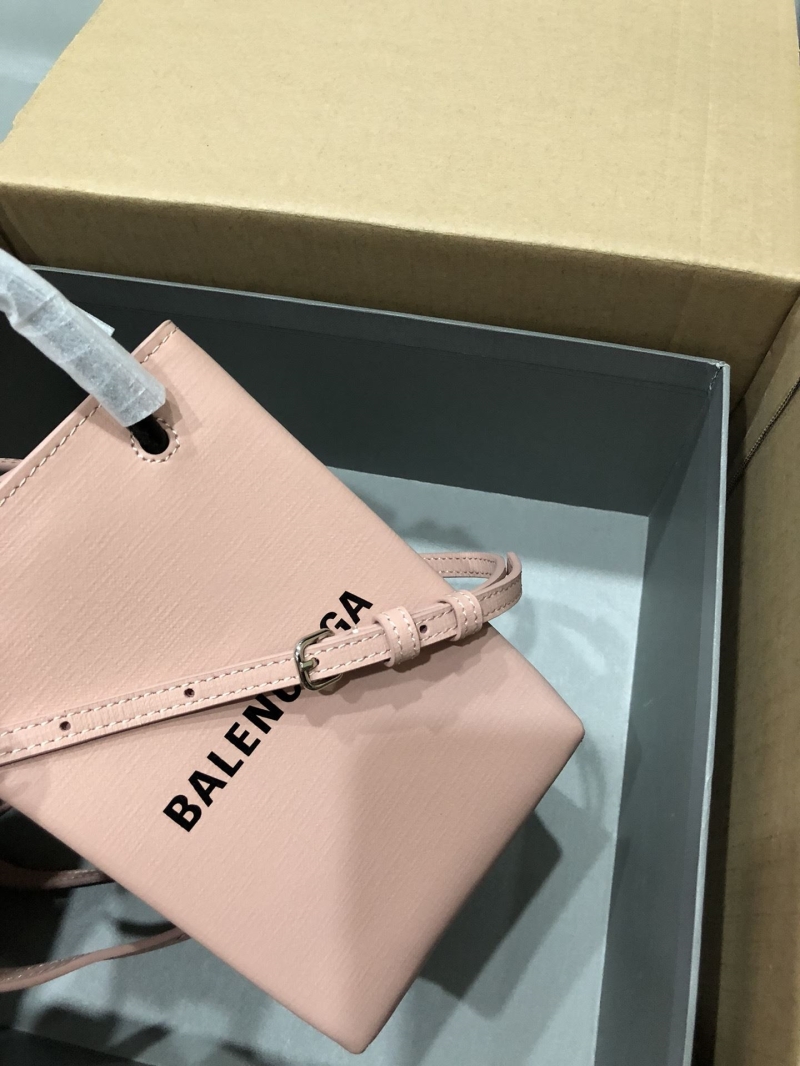 Ba1en*iaga shopping bags